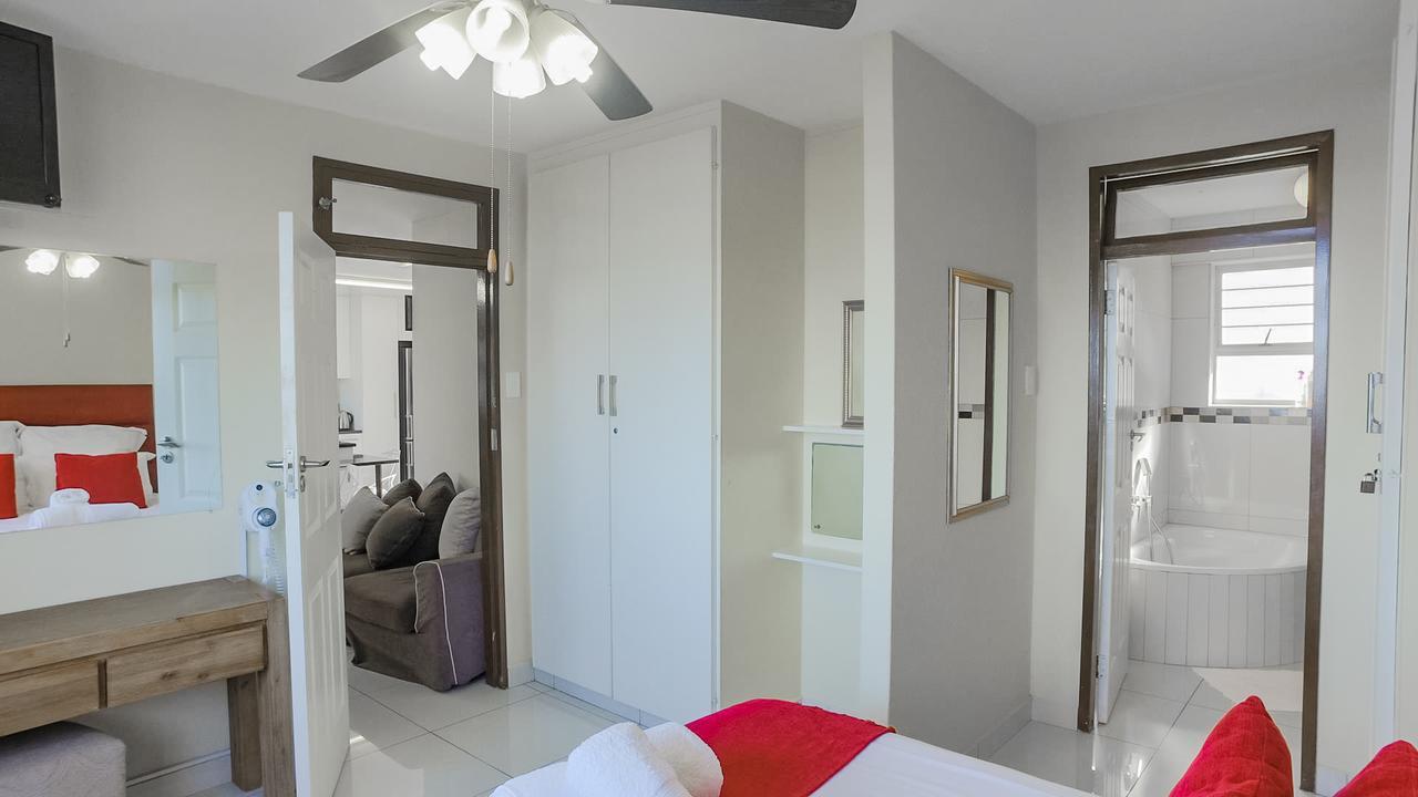 South Coast Beachfront Holiday Apartments Аманцимтоти Екстериор снимка
